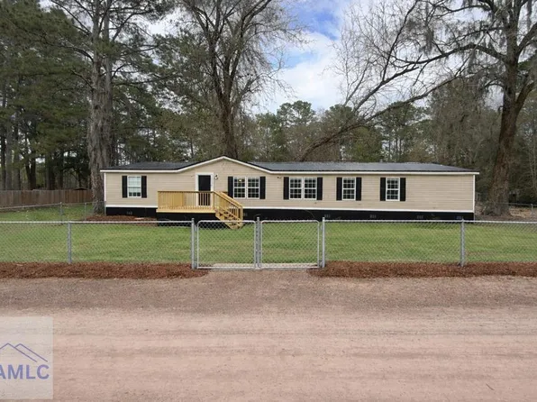 380 Green Oaks Ct, Midway, GA 31320