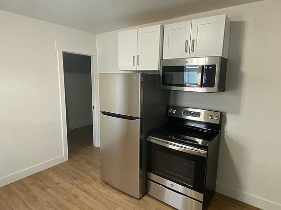 3rd image of 458 E Lambourne Ave #A