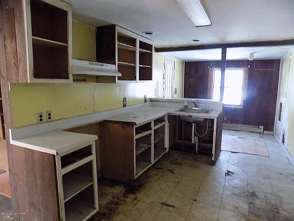 4th image of 247 Shawnee Dr