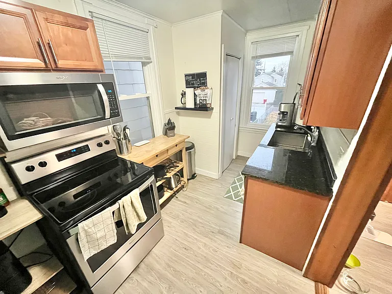 983 Cherry St — Photo 5