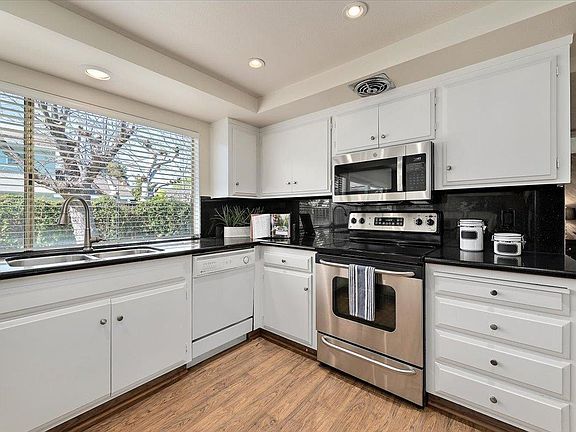 5th image of 6325 Malory Dr
