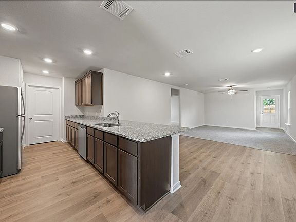 2nd image of 1223 Kings Pl