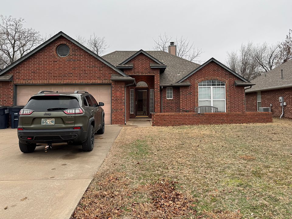 1st image of 326 Oakdale Dr