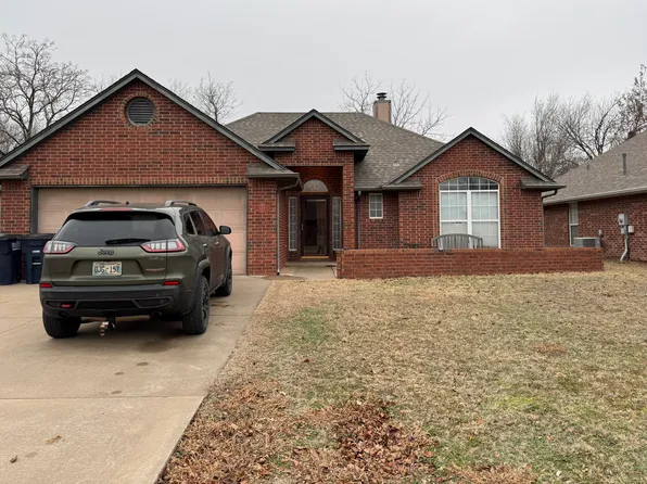 326 Oakdale Dr, Enid, OK 73703