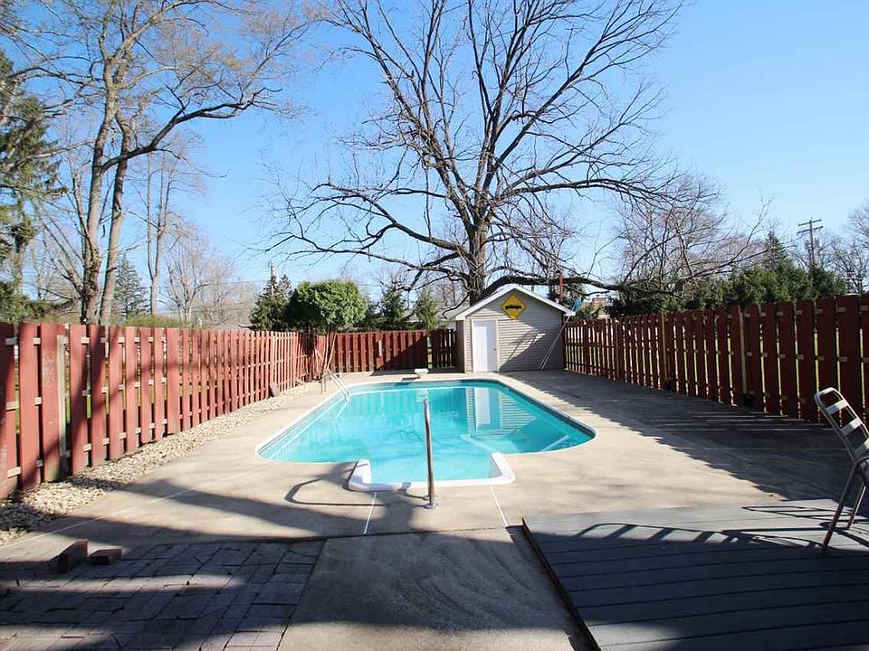 1st image of 140 Hale Dr