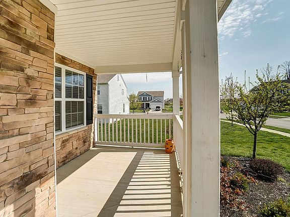 3rd image of 585 Saffron Dr