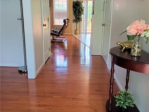 4th image of 11424 Alder Glen Way