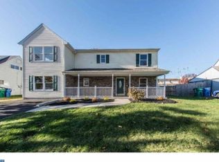 51 Greenbriar Rd, Levittown, PA 19057