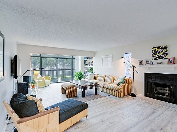3rd image of 300 Carolina Ave APT 206