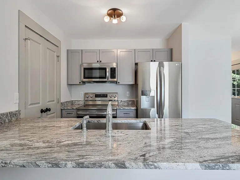 11 Fernwood Ave #2 — Photo 10