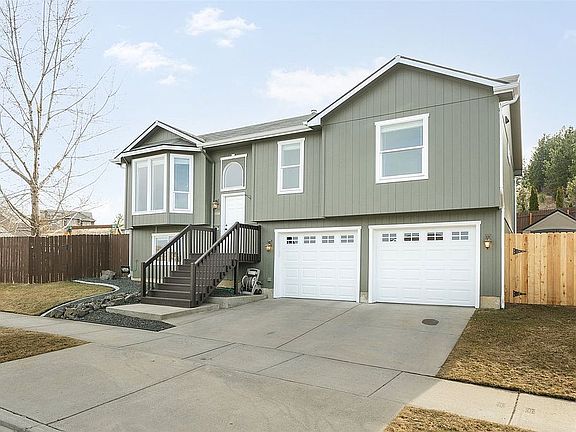 3rd image of 18114 E Crescent Ct
