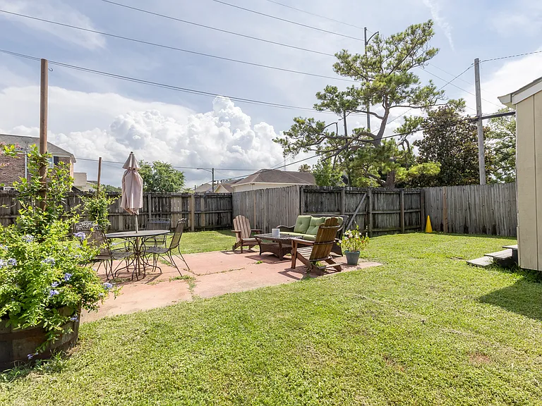 6102 Catina St — Photo 8