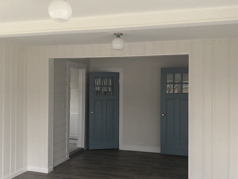 2nd image of 212 Hendren Ave