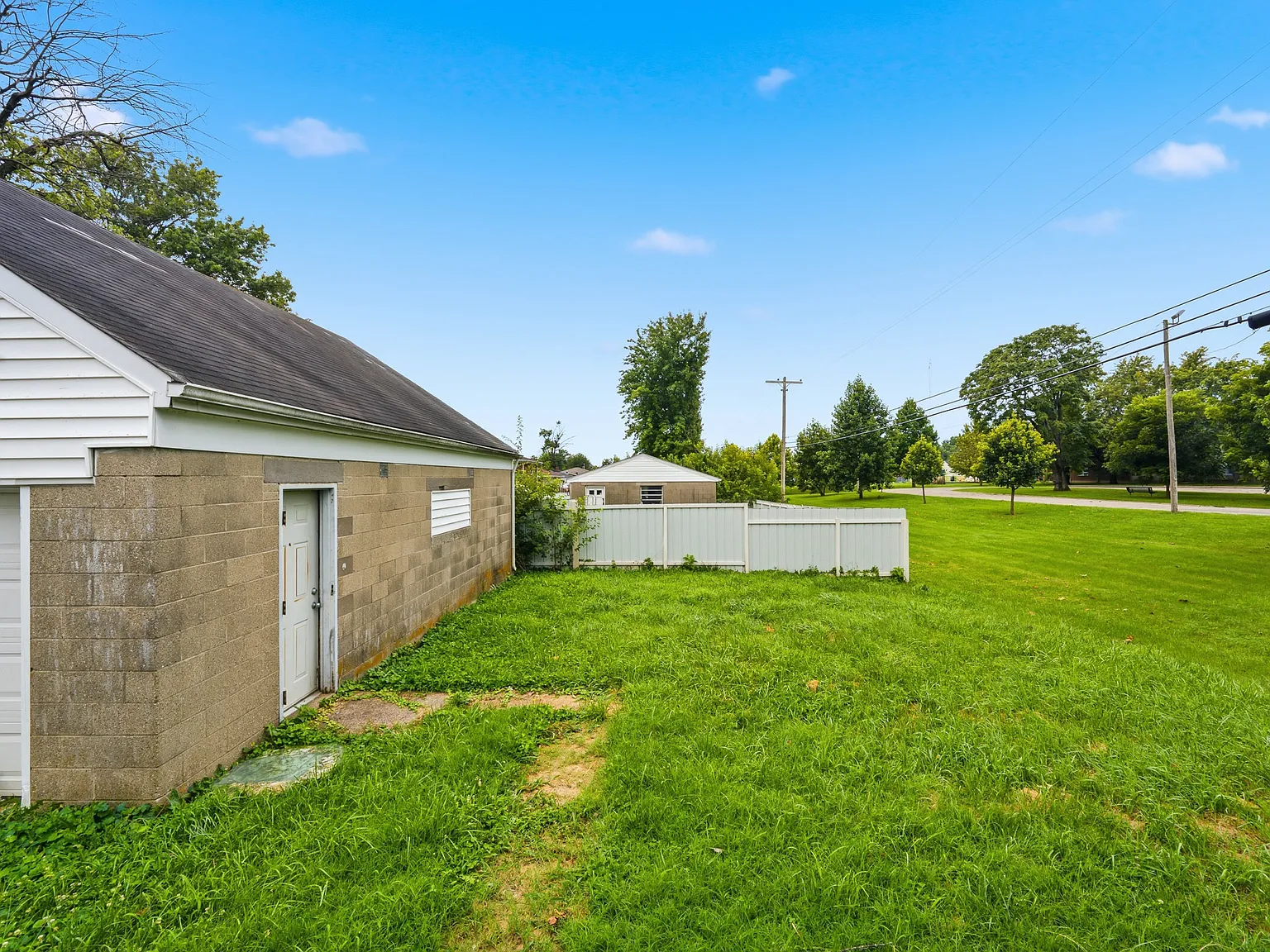 4 bed, 1544 sqft, $1,800 — Photo 2