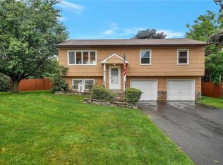 4 Half Hollow Tarn, Monroe, NY 10950