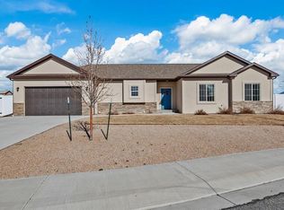 1813 Moonlight Dr, Montrose, CO 81401