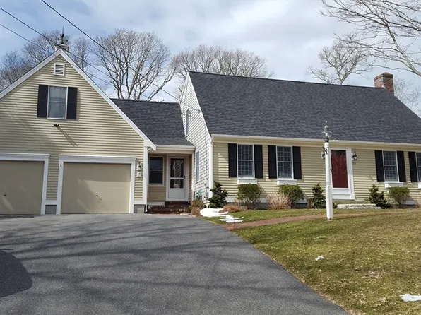 29 Oak Ridge Rd, Barnstable, MA 02630