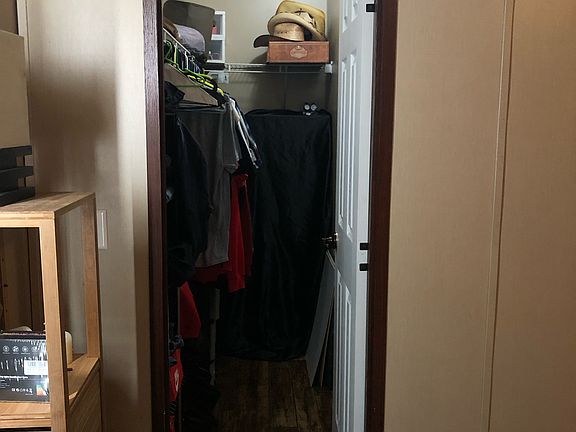 5th image of 100 Brenda Ln