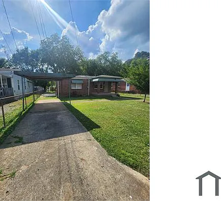 3 bed, 900 sqft, $1,400 — Photo 3