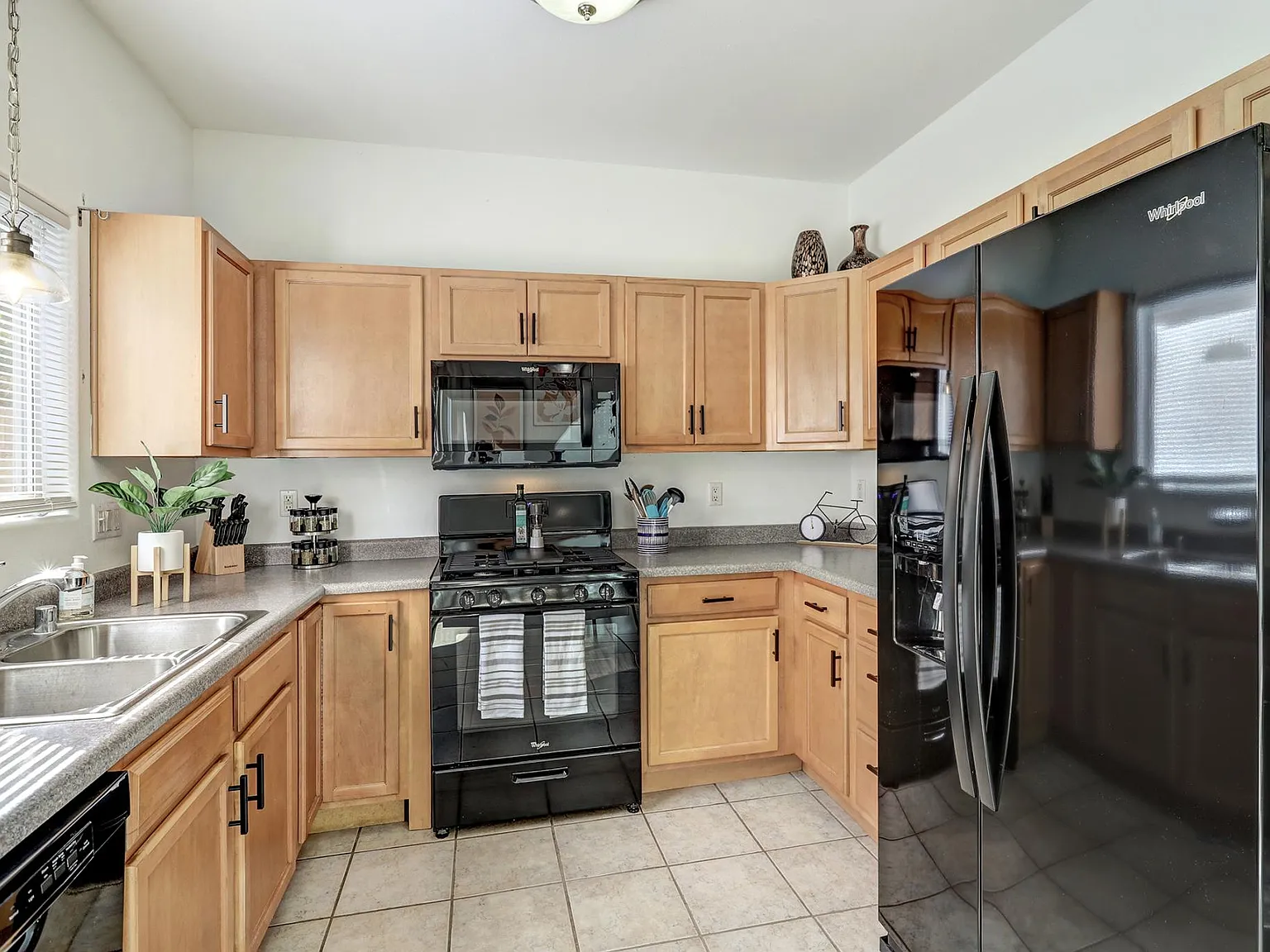 1528 Dorothy Lois Dr NE — Photo 4