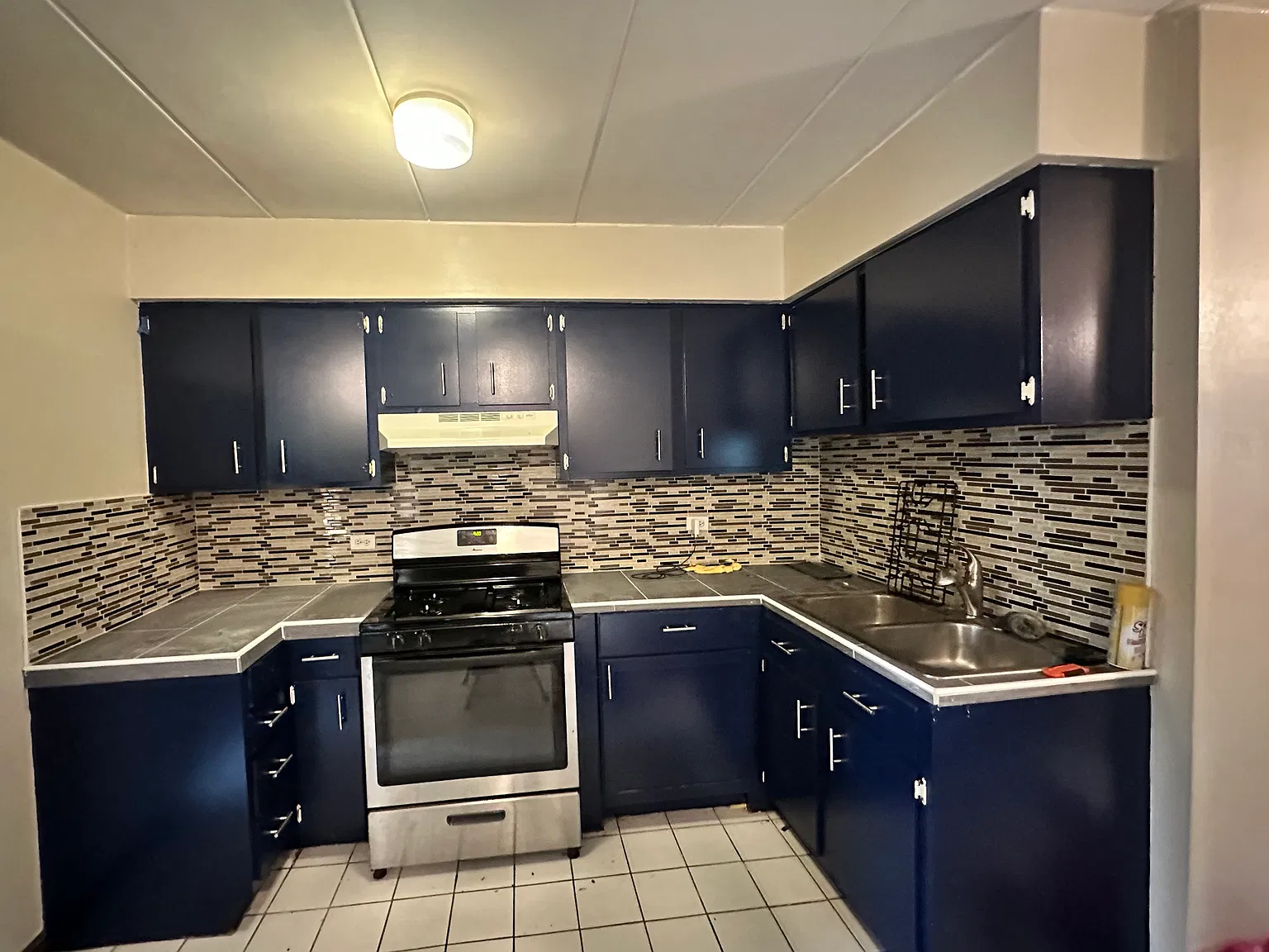 1 bed, 875 sqft, $1,300 — Photo 1