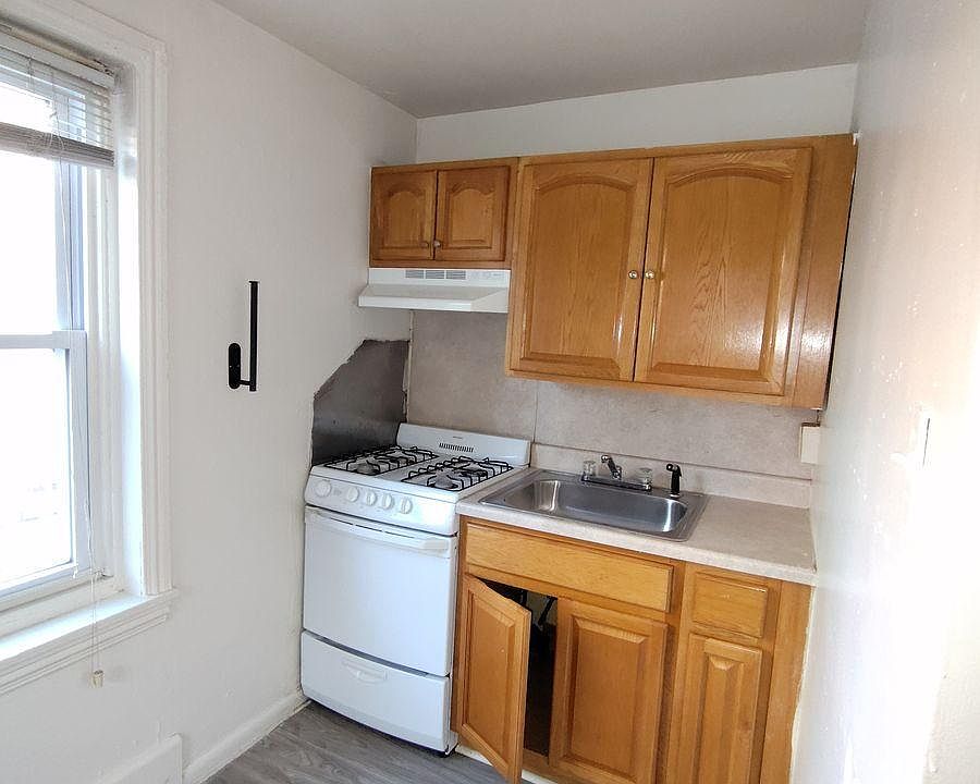 2nd image of 125 S 23rd St #5B