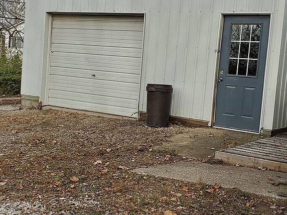 5th image of 215 S Clay St