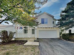 1747 Walnut Park Ln, Aurora, IL 60504