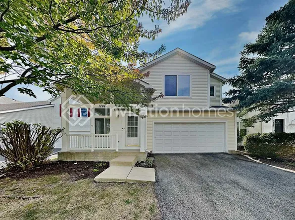 1747 Walnut Park Ln, Aurora, IL