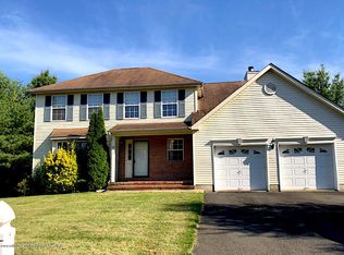 12 Poplar St, Cliffwood, NJ 07721