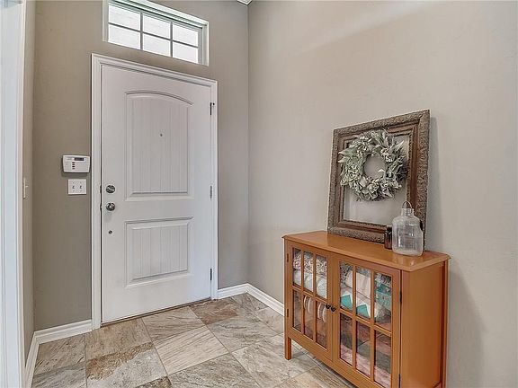 5th image of 9319 Peachtree Ln