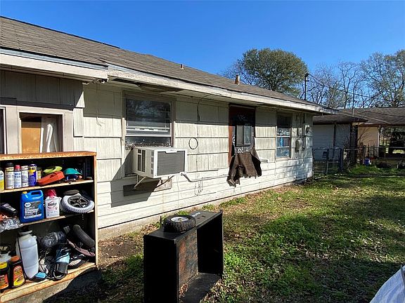 4th image of 814 Laverne Ave