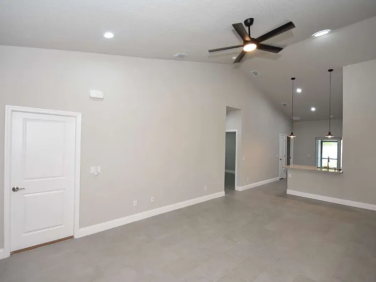 17 Ryapple Ln #A — Photo 4