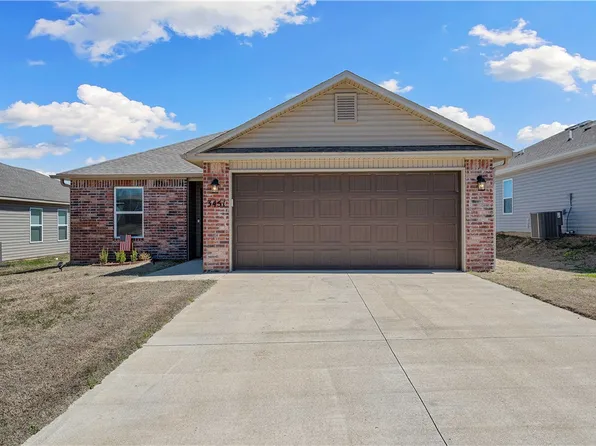 3451 Red Tail Way, Farmington, AR 72730