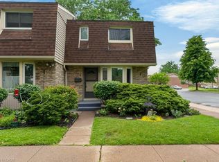 75 Ventura Dr #1, Saint Catharines, ON L2R 7J7