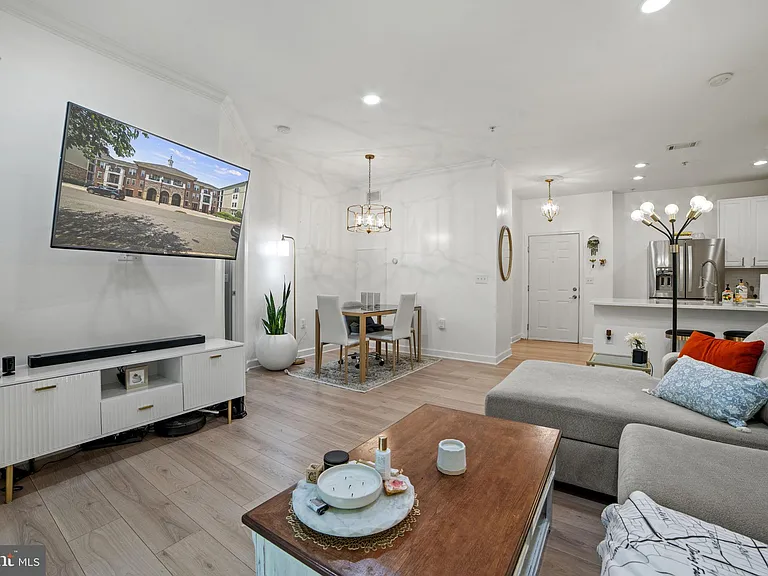 2055 26th St S #5-B06 — Photo 7