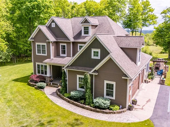 5027 Wyffels Rd, Canandaigua, NY 14424