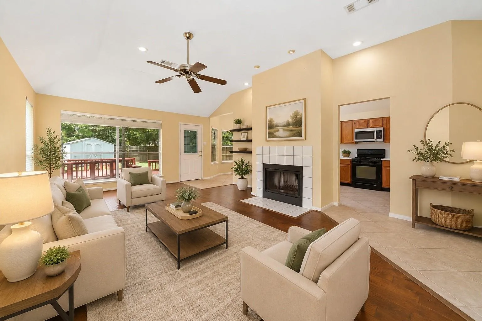 3 bed, 2.0 bath, 1529 sqft, $1,995 — Photo 3