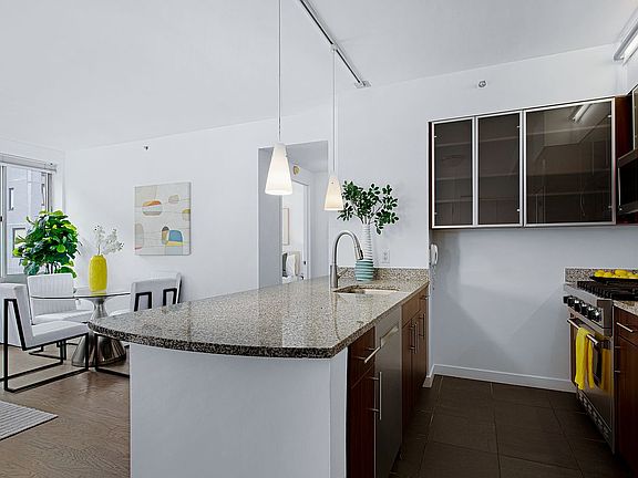 3rd image of 555 W 23rd St APT N11b