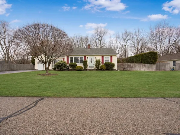 20 Bunker St, Seekonk, MA 02771