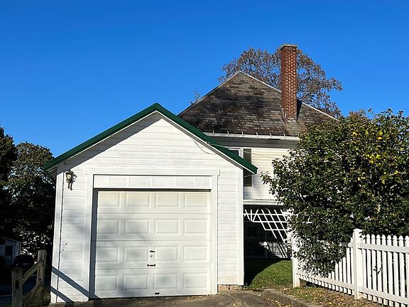 2nd image of 424 N Wood St