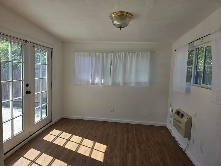 307 Magnolia Ave #12 — Photo 8