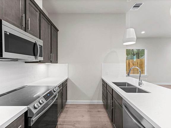 5th image of 5905 Haring Ln