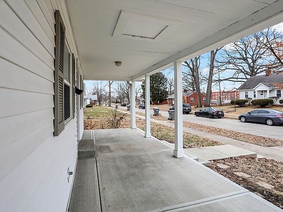 4th image of 1533 E Castle Ave