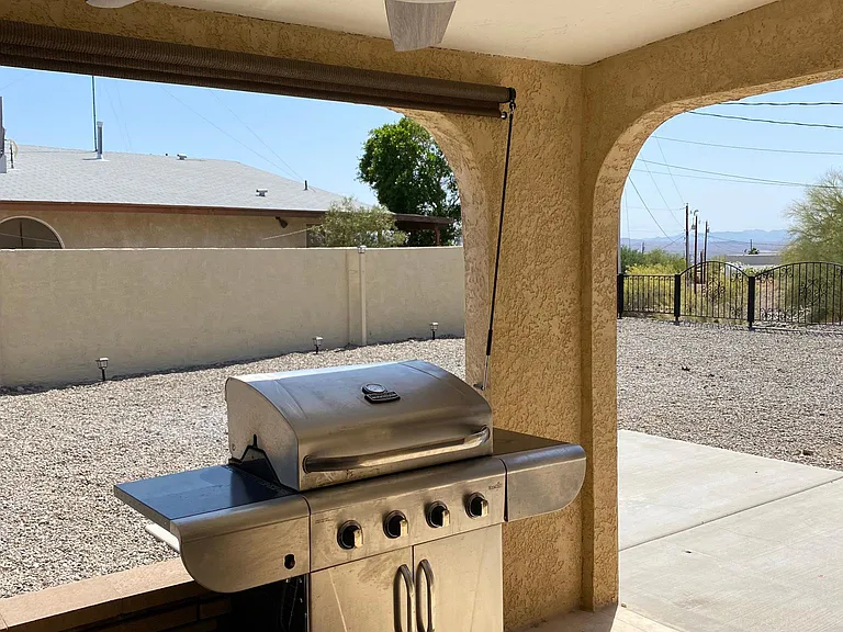 2834 Holiday Dr — Photo 18