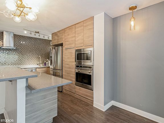 2nd image of 535 N Michigan Ave APT 816