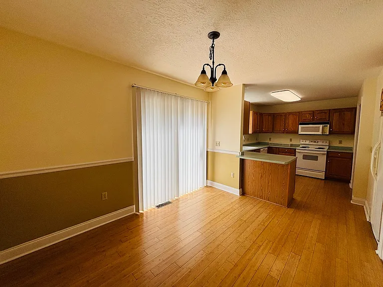 260 Bronze Leaf Dr — Photo 4