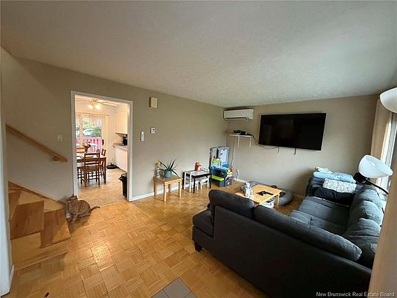 4th image of 23 Barker St