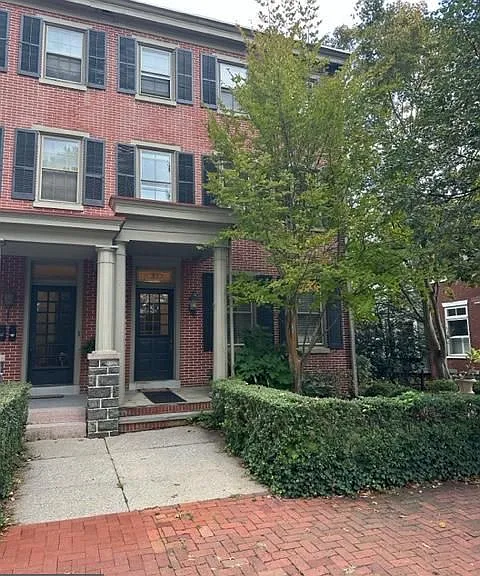 319 S Church St — Photo 1