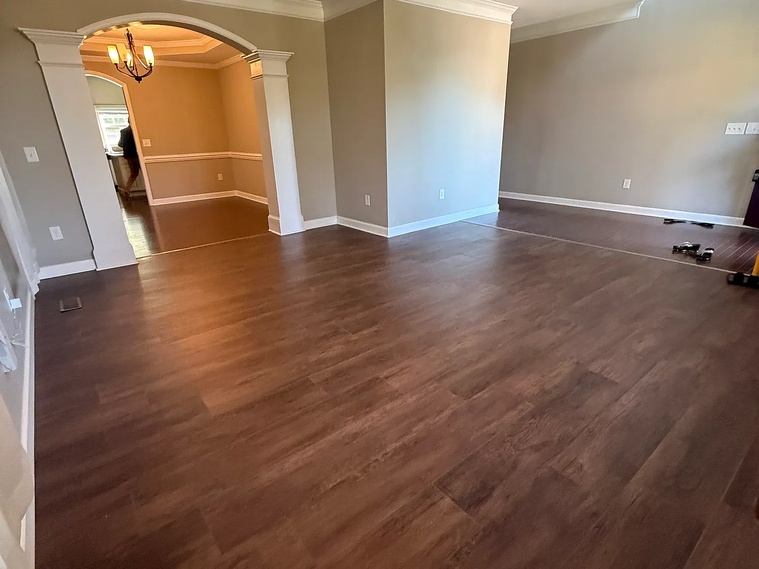 5 bed, 3686 sqft, $860 — Photo 2